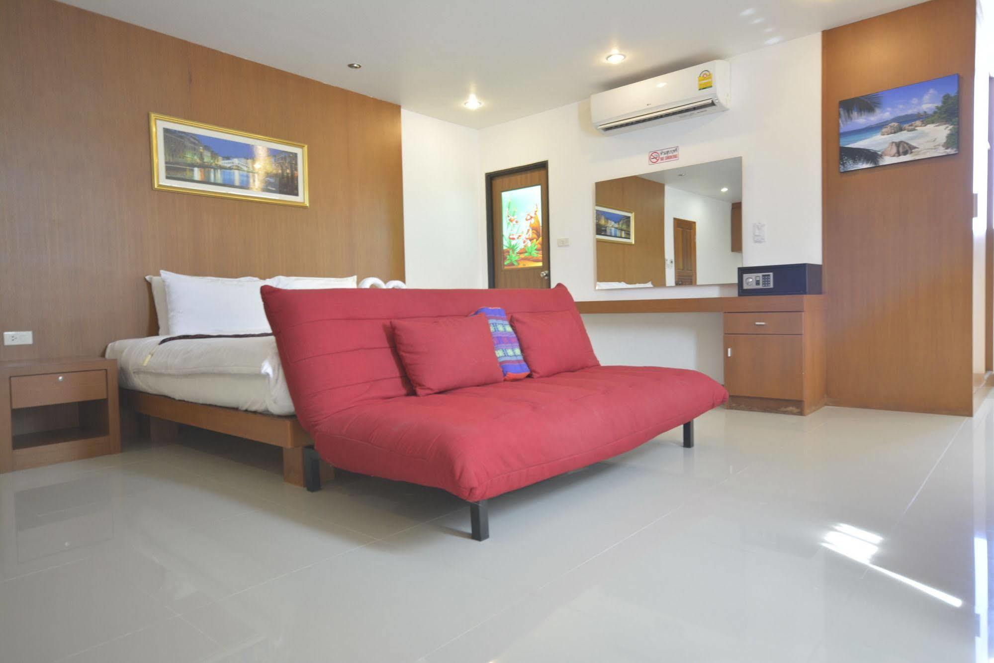 The Patong Center Hotel Buitenkant foto