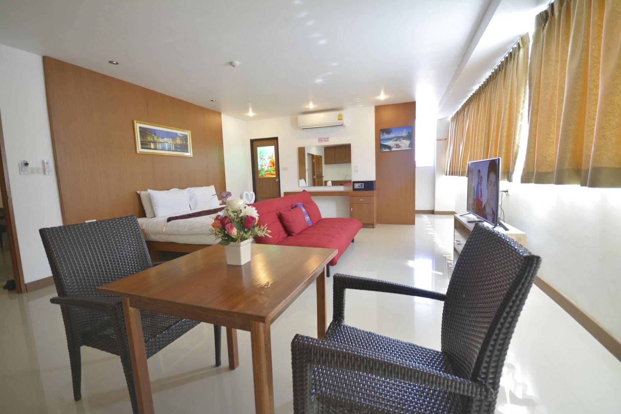 The Patong Center Hotel Buitenkant foto