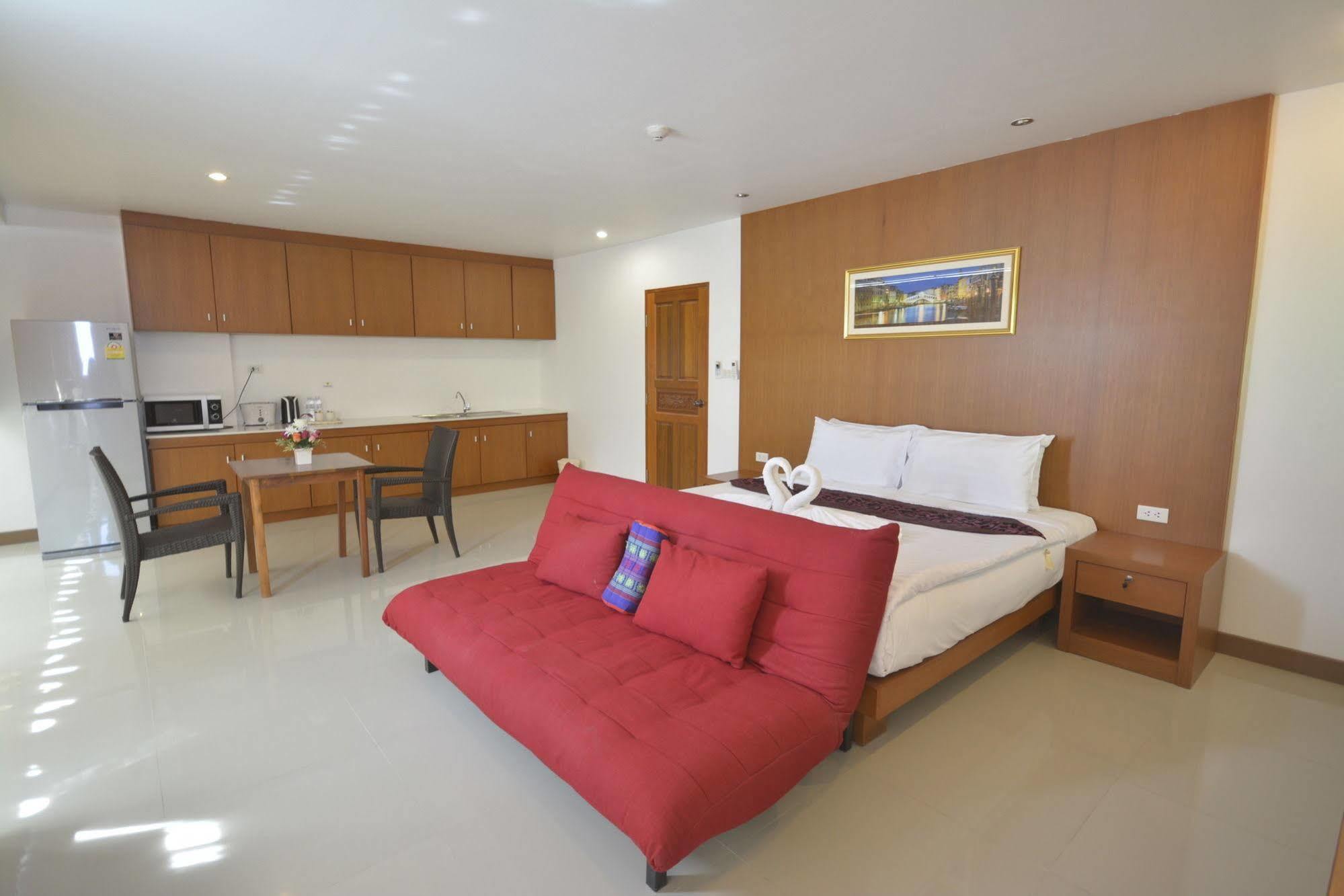 The Patong Center Hotel Buitenkant foto