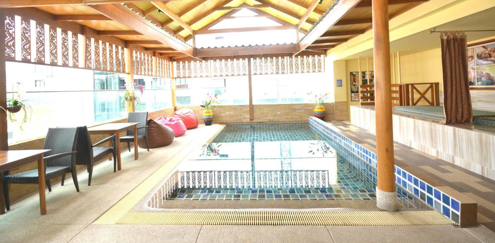 The Patong Center Hotel Buitenkant foto